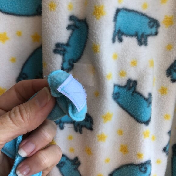 Saras' Prints Super-soft, one-piece pajamas with pig tail Size 10 Unisex - Picture 7 of 7